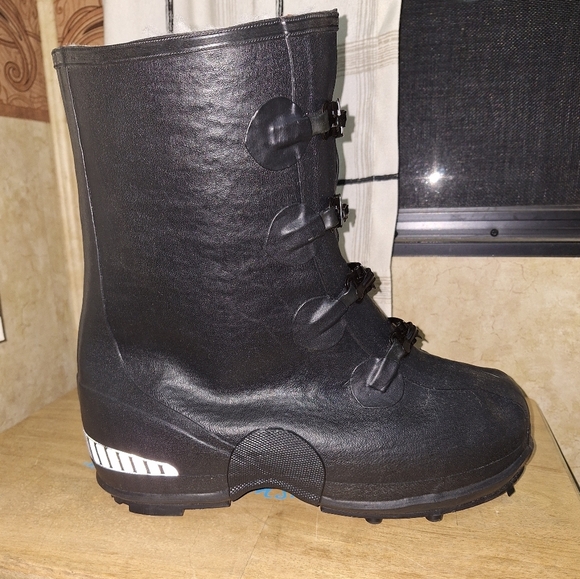 La Crosse Tracton 12" Overshoe Black Heavy-Duty Boots with Buckle Straps - Picture 4 of 14